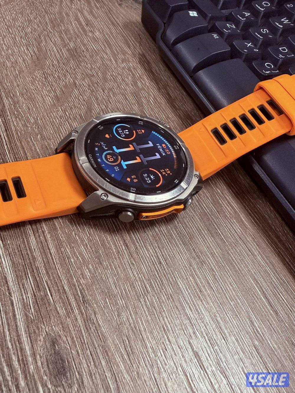 ساعه جارمن فنكس 8 استعمالل خفيف مع الكرتون3