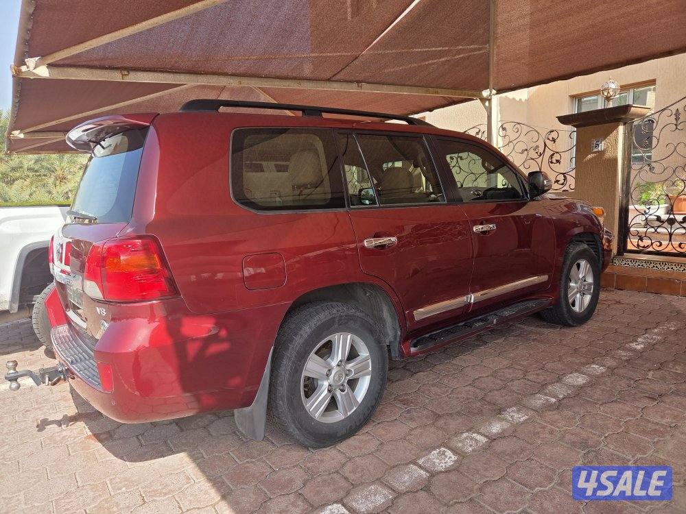 للبيع لاند كروزر موديل ٢٠١٣ ماشي ٣٥٠ ألف كيلو شرط الفحص2