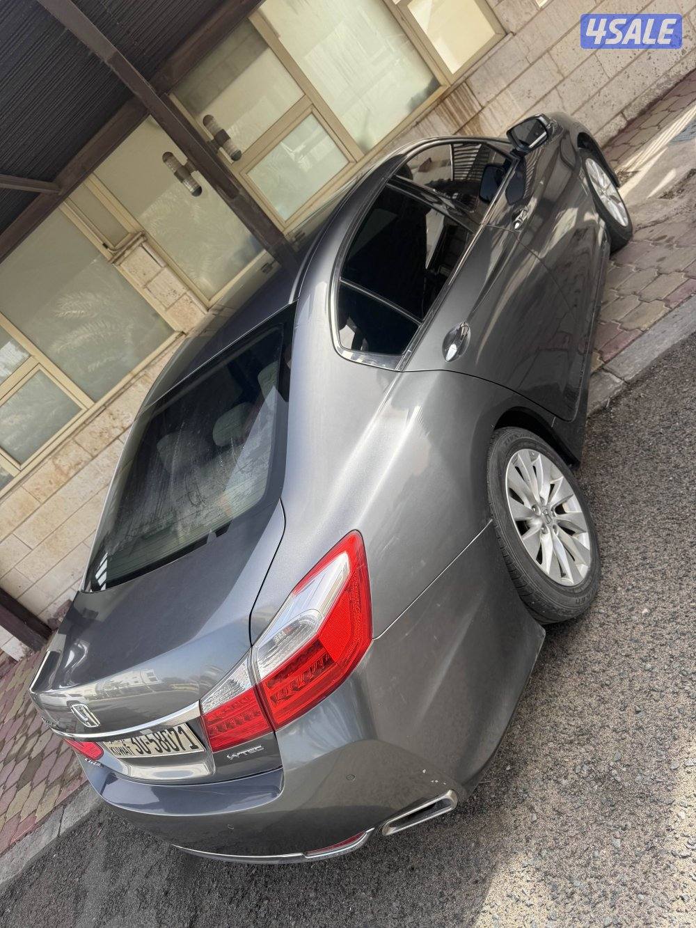 للبيع هوندا اكورد 2015 ماشي 1704