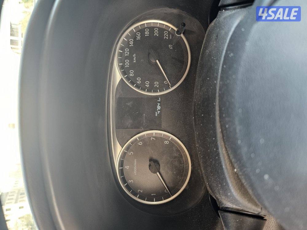 نيسان جيب صغير نظيف ٢٠١٩ ماشي ٤٧الف فقط0