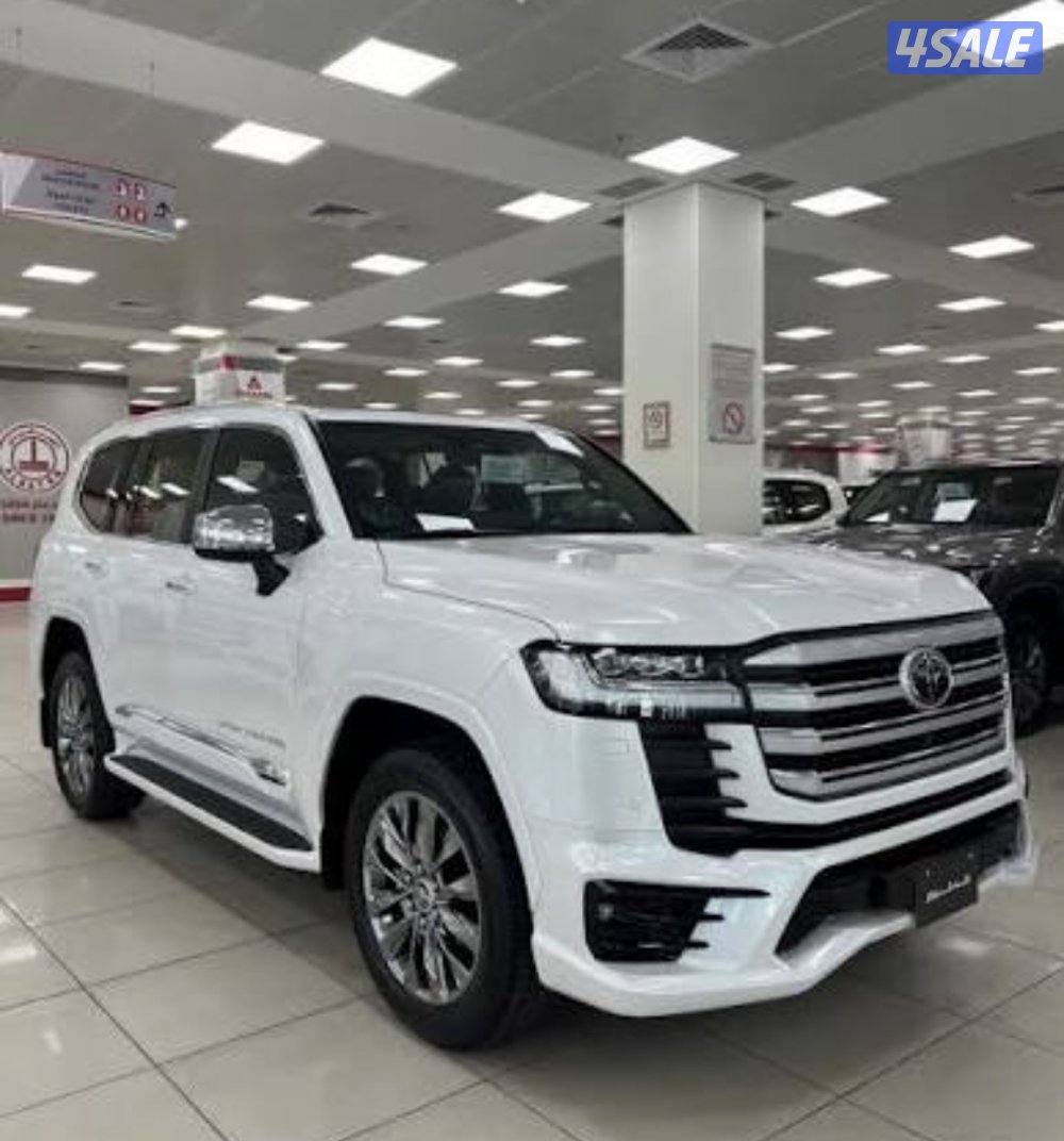 مطلوب لاند كروزر 2022 + 20230