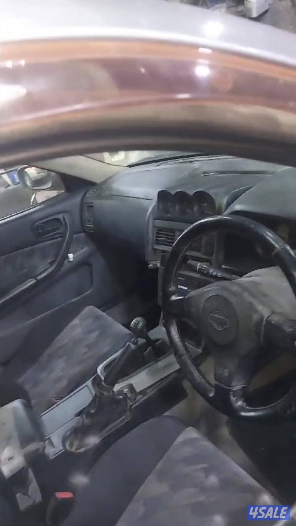 للبيع سكايلاين تيربو r25 قير عادي لوحات سعودية اربع أبواب موديل ١٩٩٩3