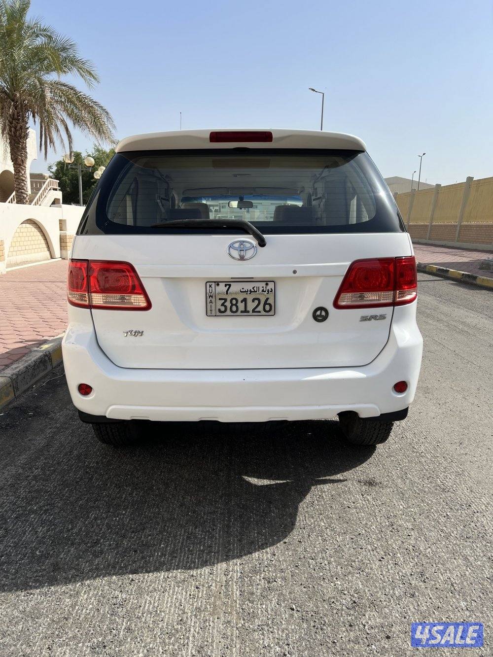 للبيع فورتنر 4 سلندر شرط الفحص6