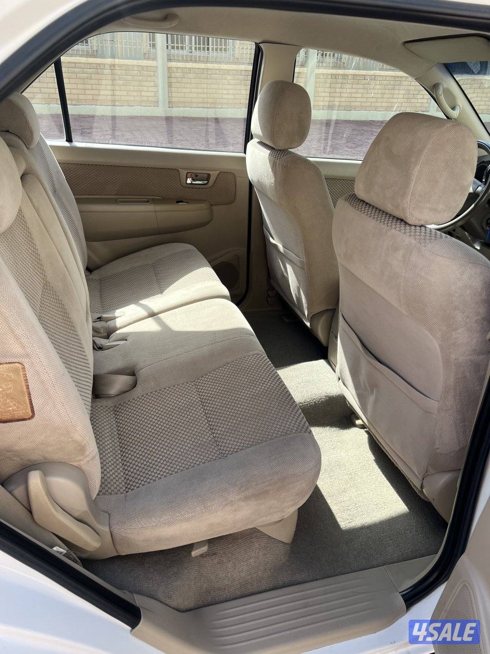 للبيع فورتنر 4 سلندر شرط الفحص9