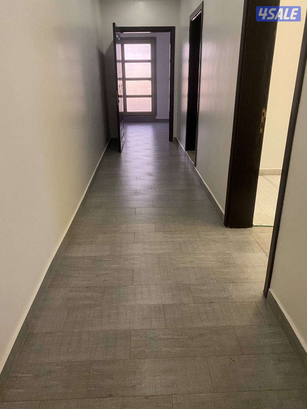 للإيجار شقه ف مبارك الكبير ٣غرف نوم وصاله ومطبخ و٢حمام سنترال سراميك0