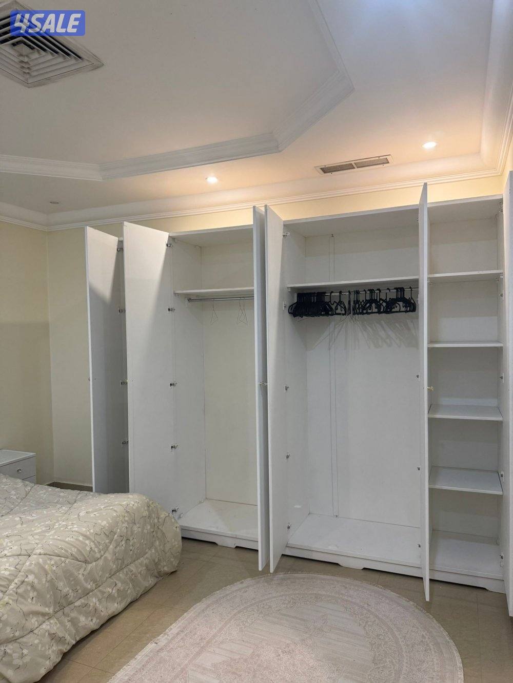 للبيع أغراض متنوعة-طقم كنبات+غرفة نوم كاملة+أكبات تخزين عدد أثنين4