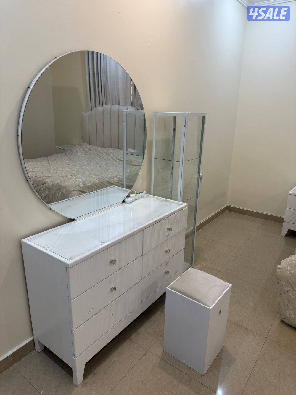 للبيع أغراض متنوعة-طقم كنبات+غرفة نوم كاملة+أكبات تخزين عدد أثنين13