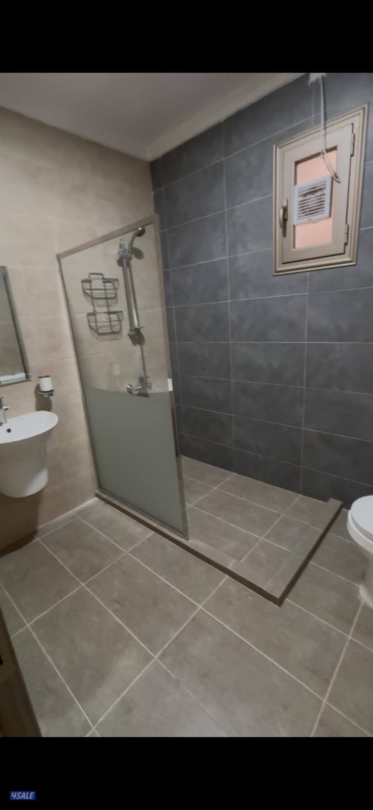 First flor for rent0