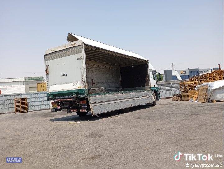 للبيع شاحنه لوري 20063