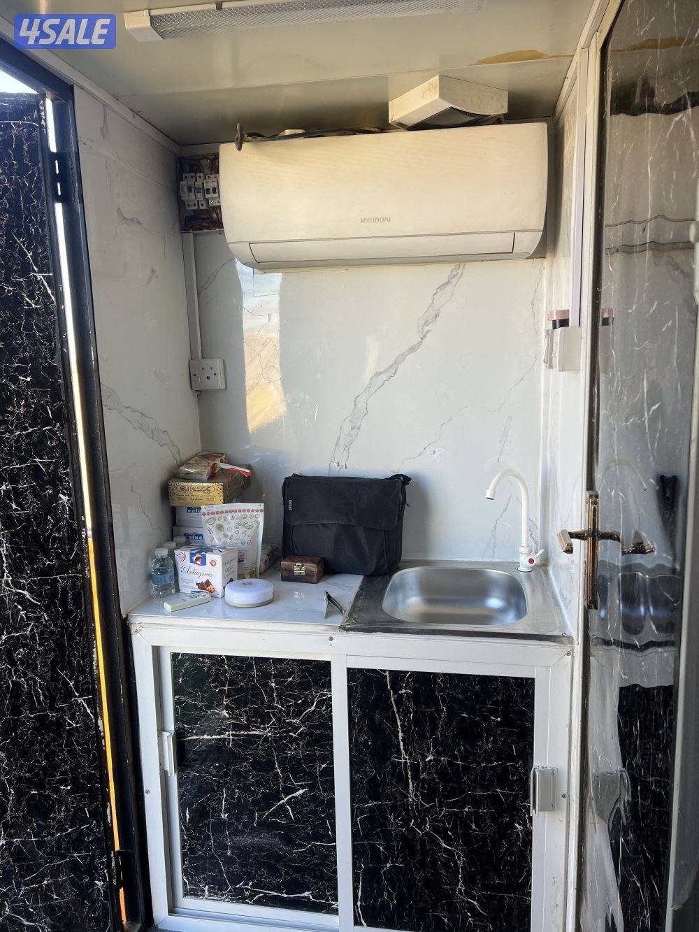 للبيع كرفان ساندويش بانيل صناعة الامارات 202313