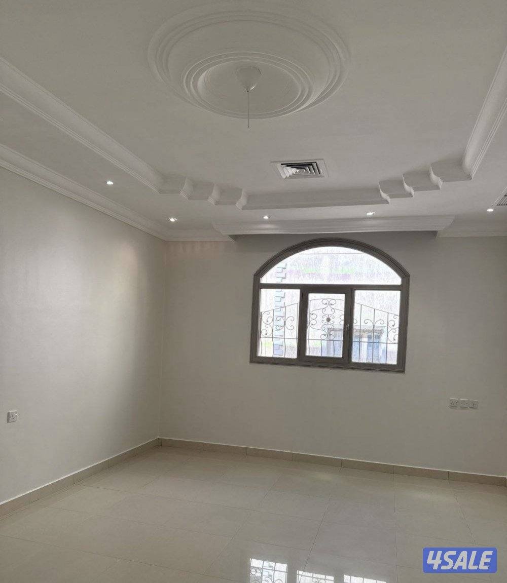 شقة 3غرف المطلوب معاريس اوعائله صغيره1