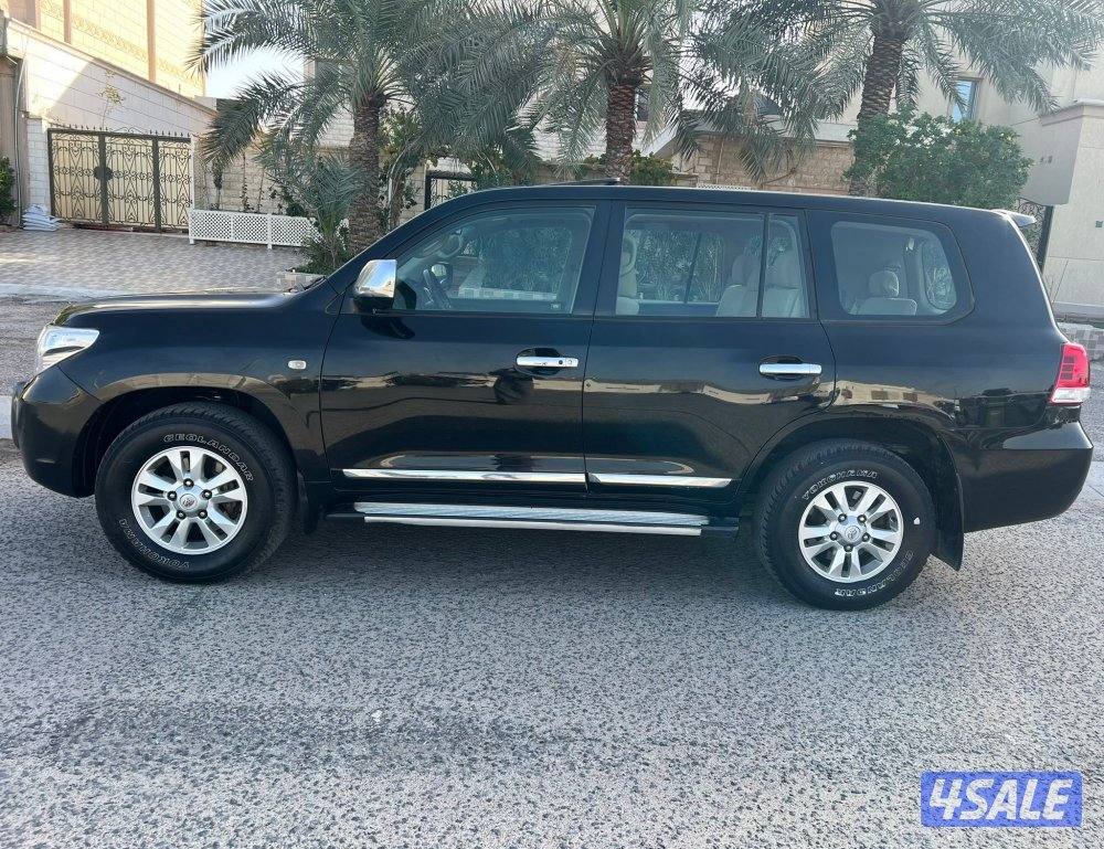 بيعه سريعه جيب تويوتا لاند كروزر موديل 20100