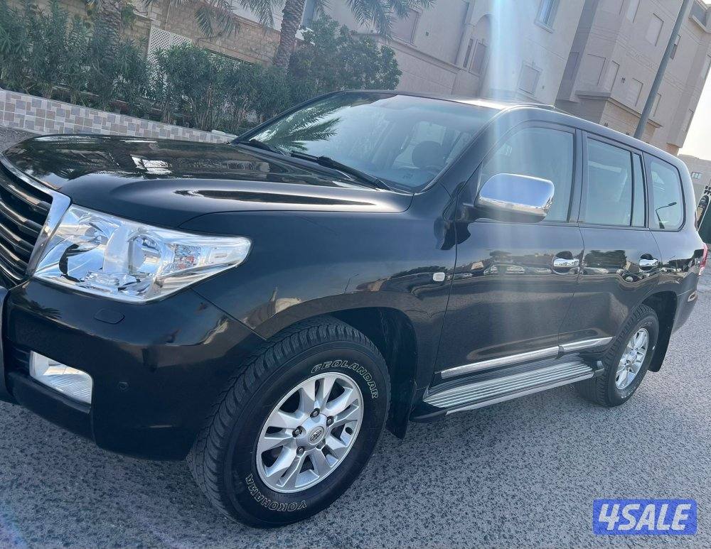 بيعه سريعه جيب تويوتا لاند كروزر موديل 20101