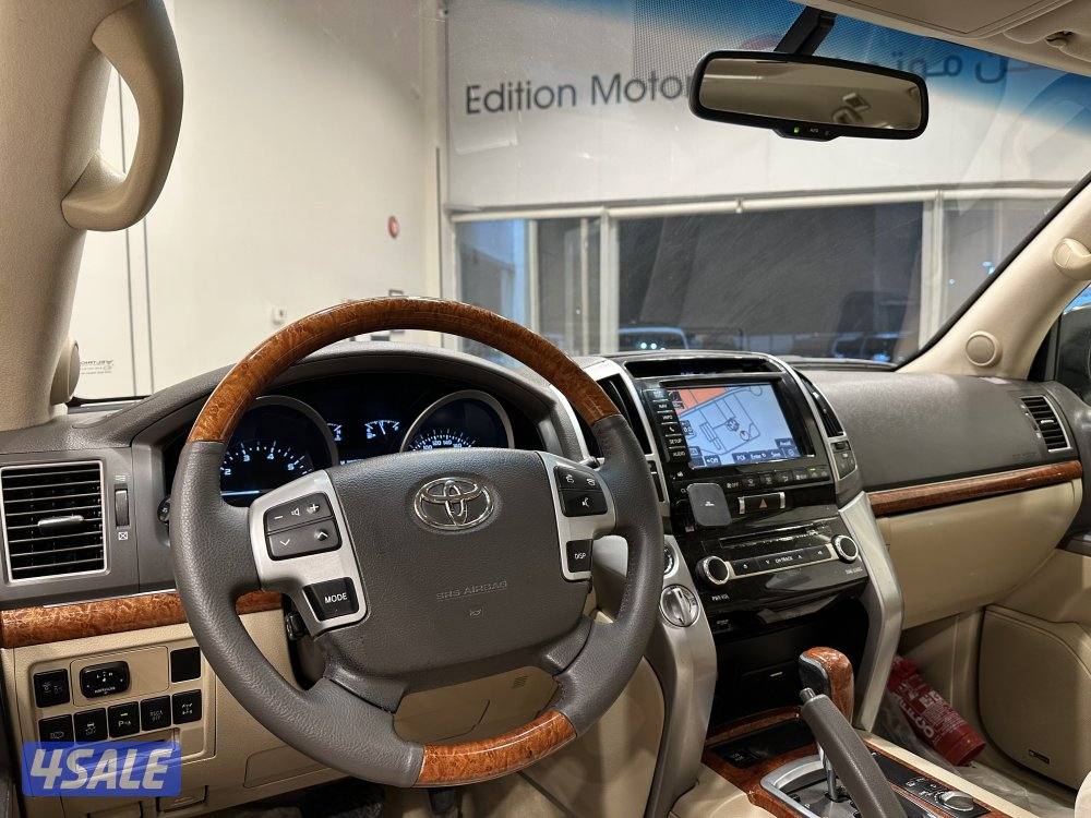 لاندكروزر VXR8