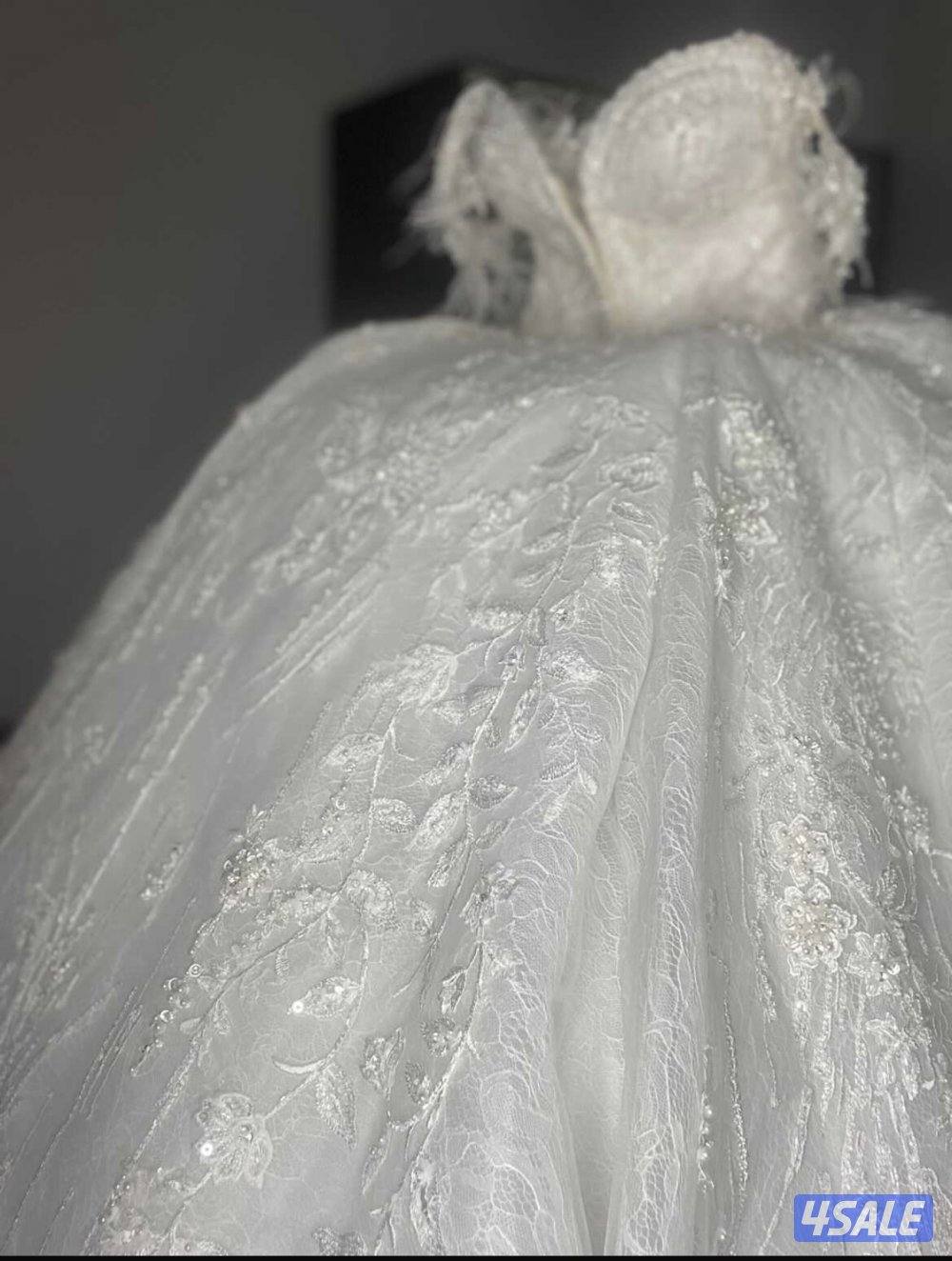 للبيع  نفنوف عرس من محل اورا6