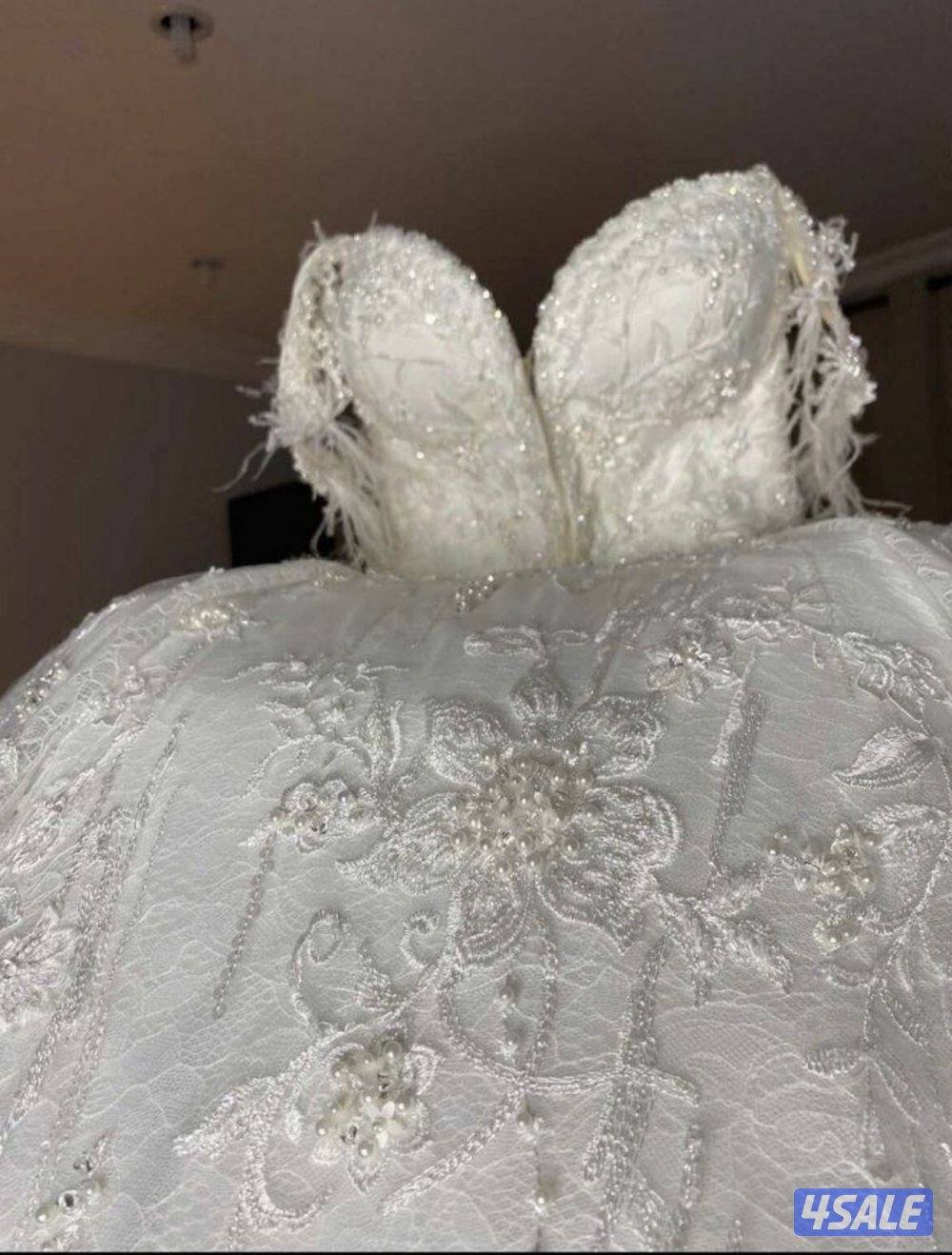 للبيع  نفنوف عرس من محل اورا8
