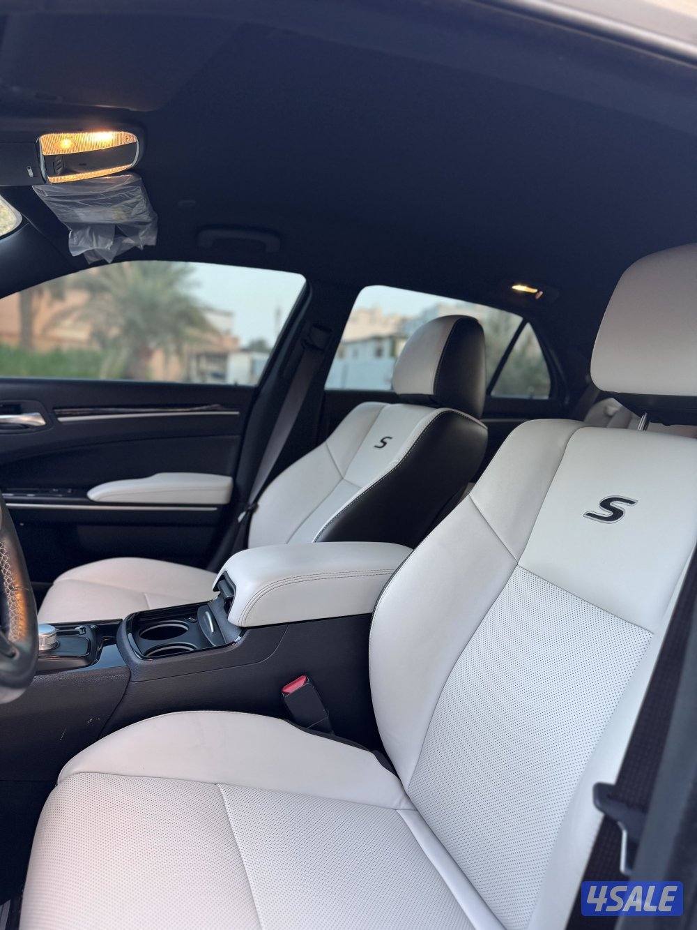 كرايزلر 2021 C300S ماشي 65 الف3