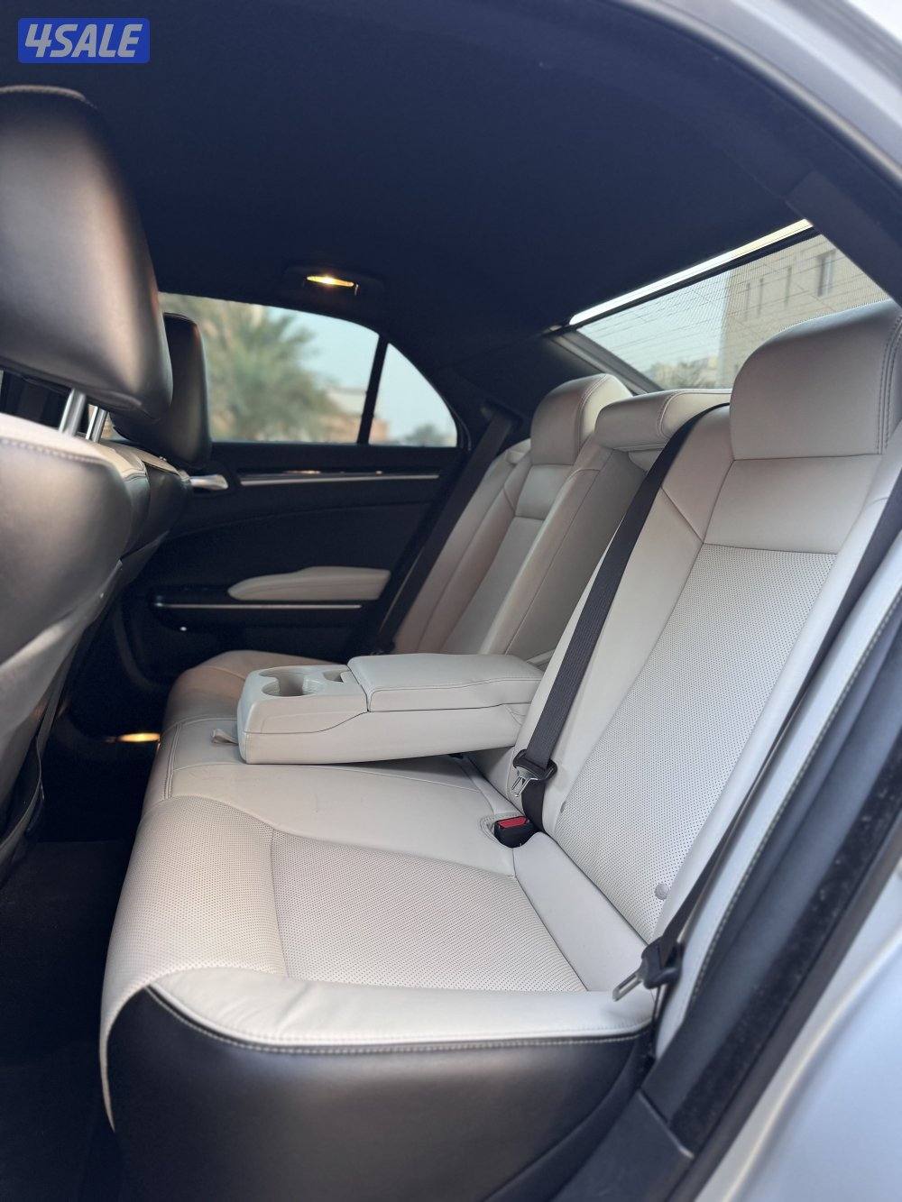 كرايزلر 2021 C300S ماشي 65 الف4