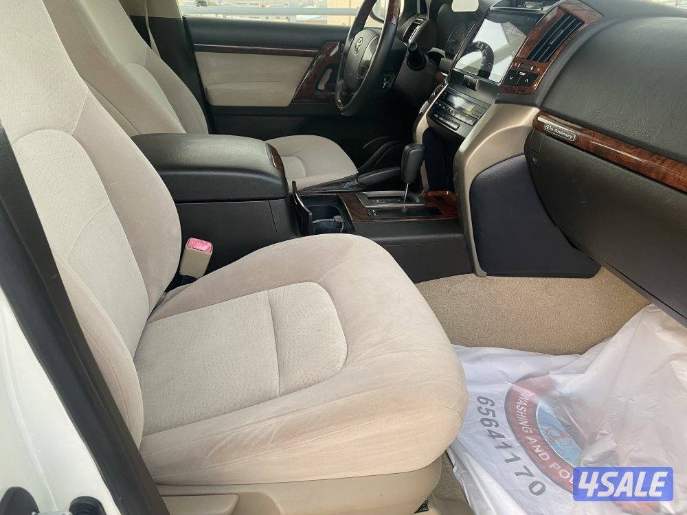 لاندكروزر ٢٠١١4