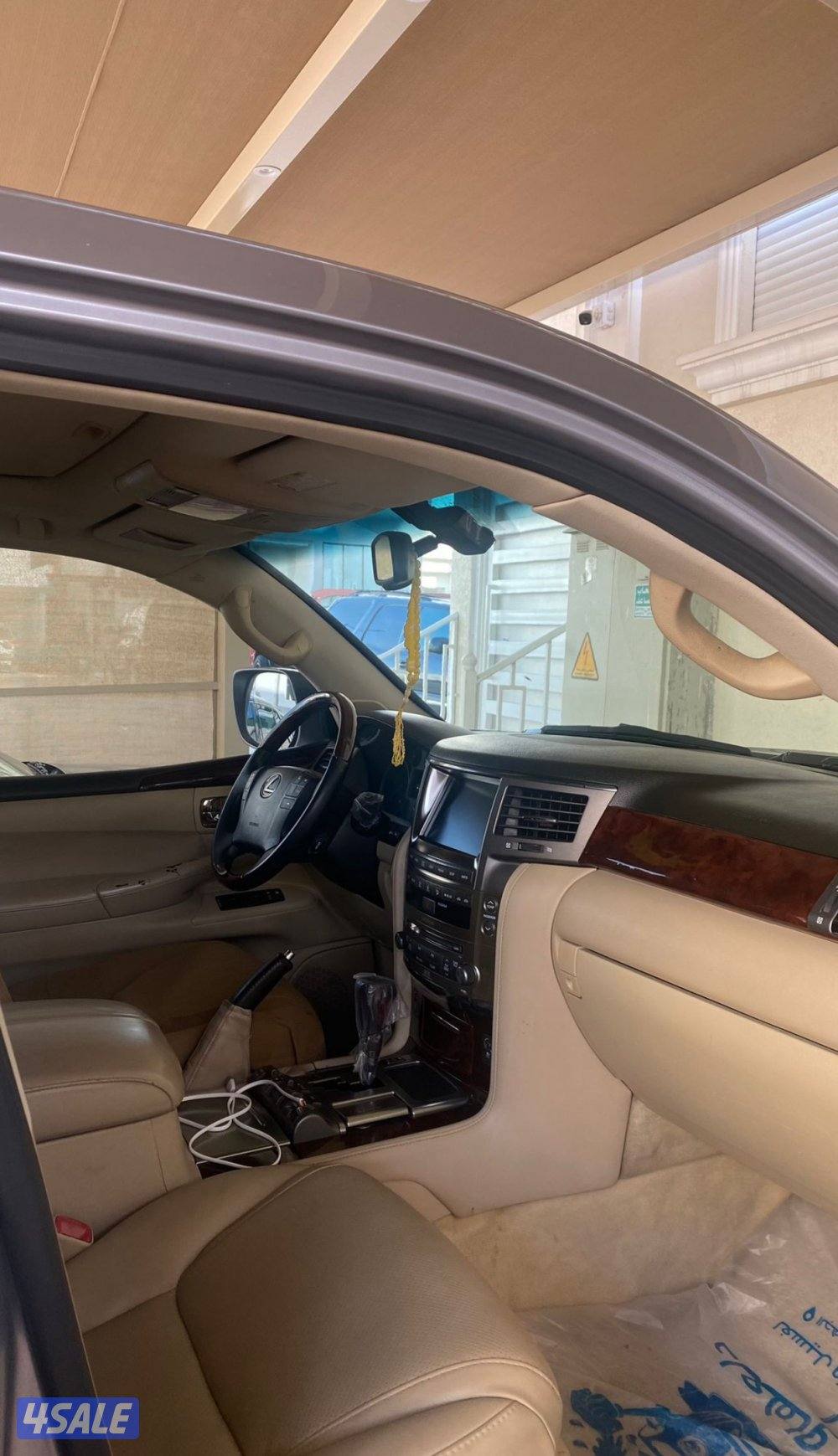 جيب لكزس 2008 مجدد ، الرقم  سته خمسه صفر سبعه أربعه صفر صفر صفر2