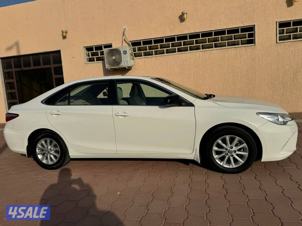 للبيع كامري موديل 2016 بحاله الوكالة8