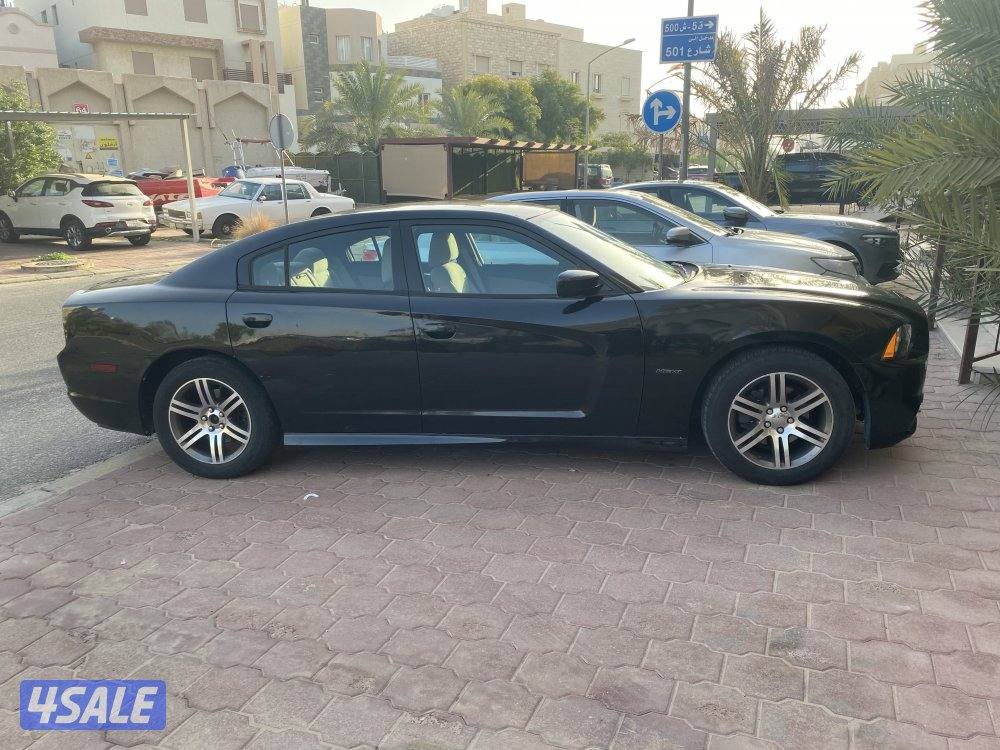 للبيع دوج شارجر موديل 20133