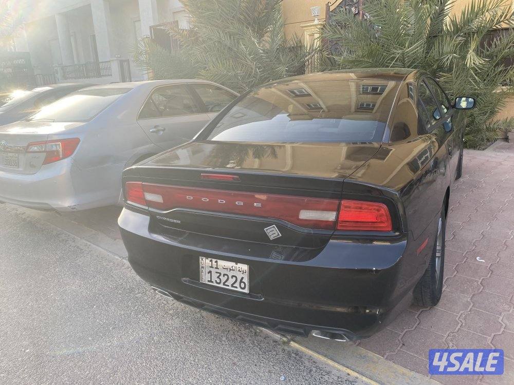 للبيع دوج شارجر موديل 20136