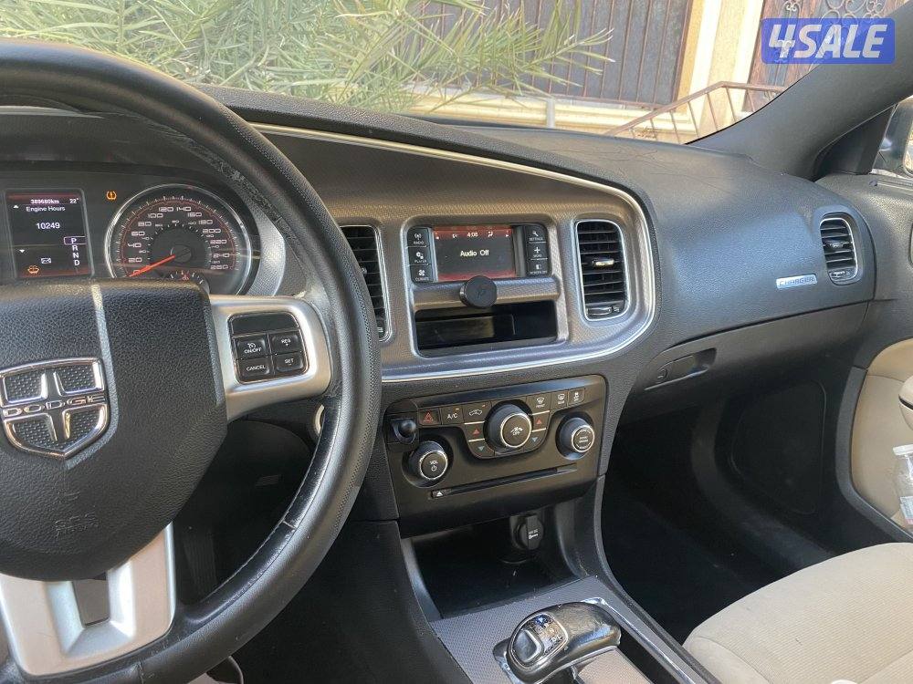 للبيع دوج شارجر موديل 20137