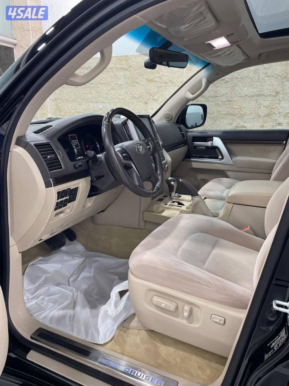 للبيع لاند كروزر VXR 20204