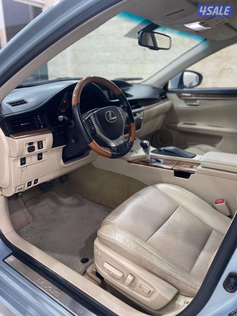 للبيع لكزس ES250 موديل 20134