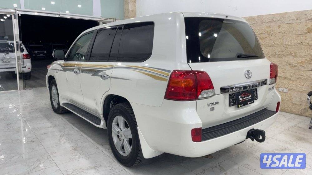 للبيع لاند كروزر VXR 20123