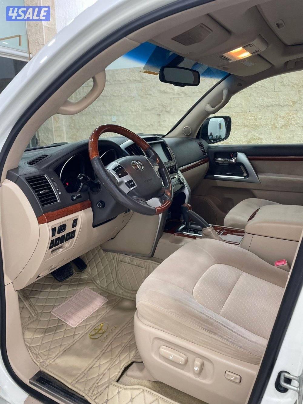 للبيع لاند كروزر VXR 20124