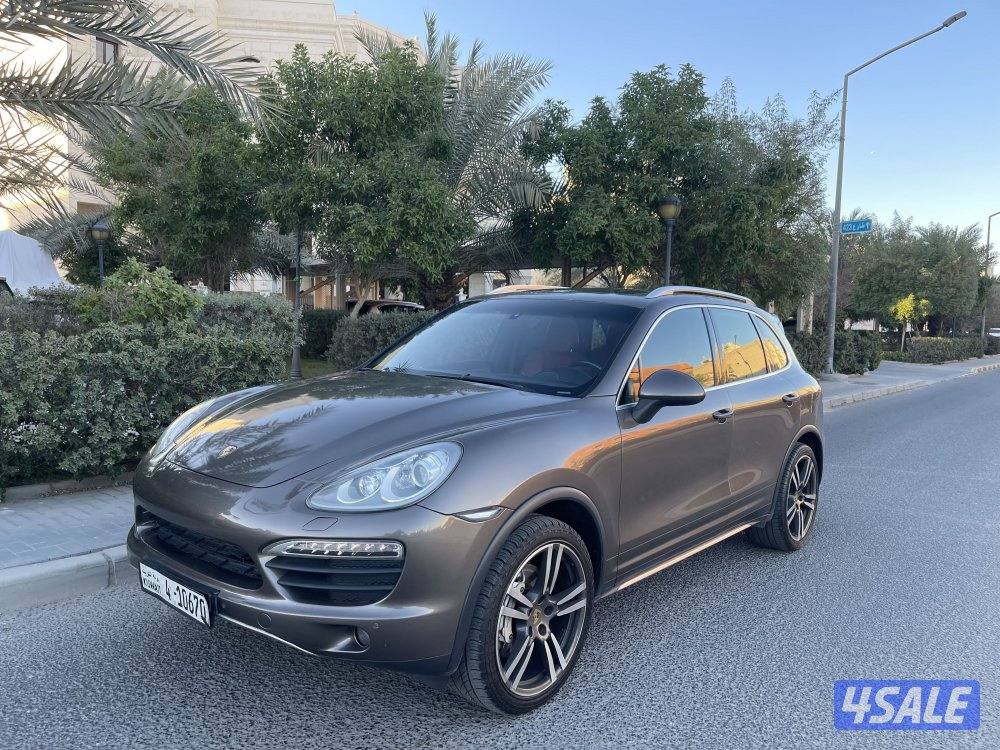 بورش كايين S موديل 2014 كامل المواصفات داخليه احمر0