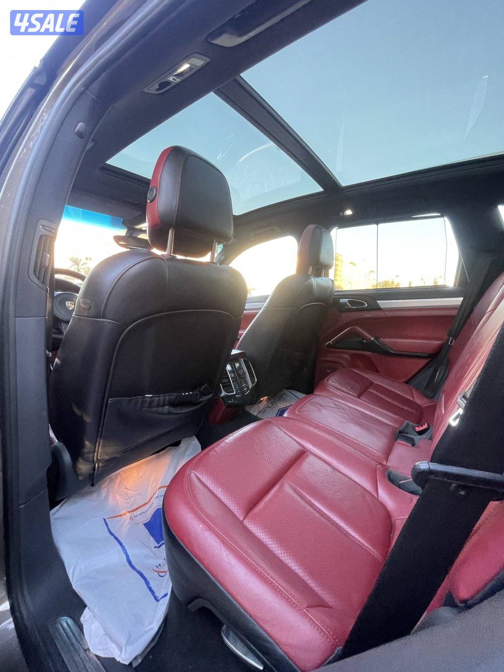 بورش كايين S موديل 2014 كامل المواصفات داخليه احمر6