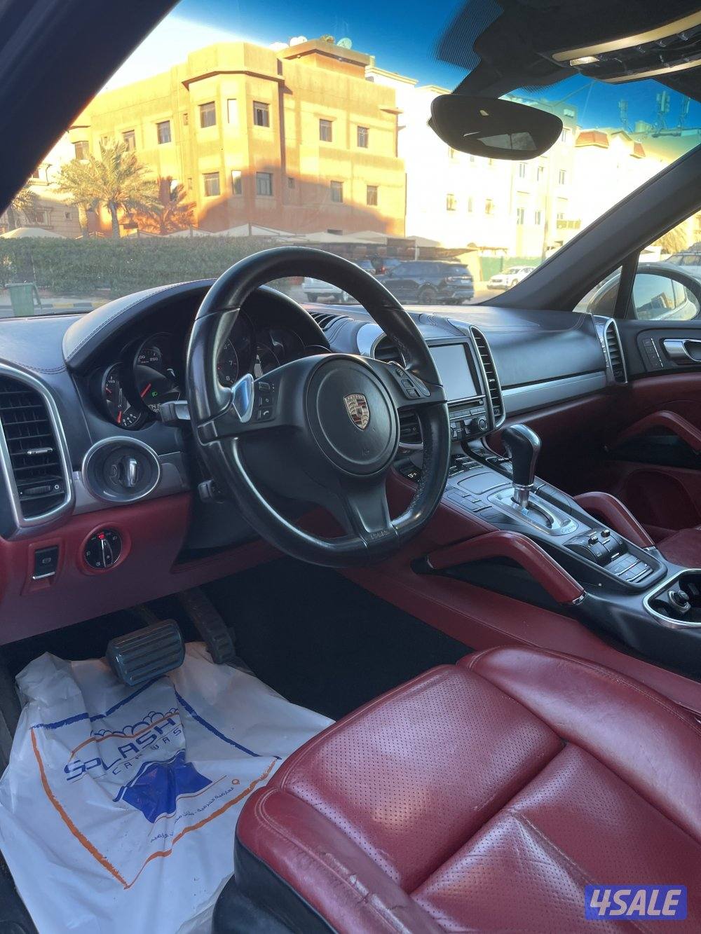 بورش كايين S موديل 2014 كامل المواصفات داخليه احمر8