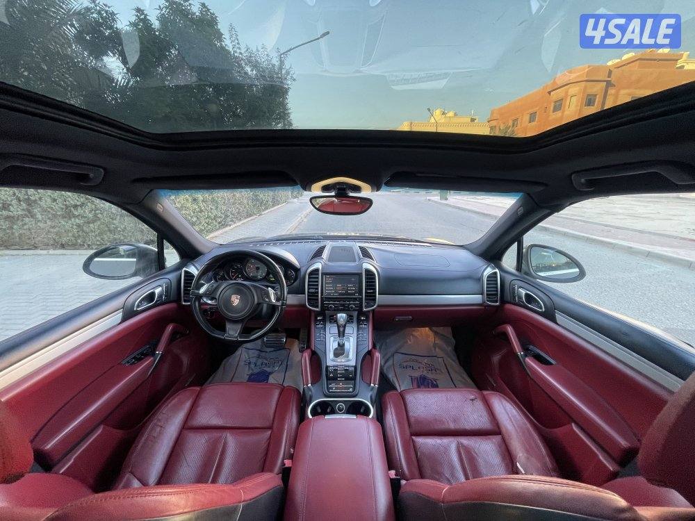 بورش كايين S موديل 2014 كامل المواصفات داخليه احمر9