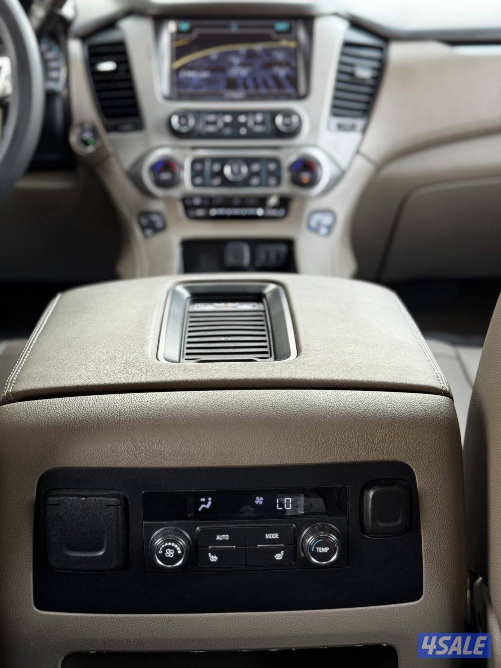 يوكن SLT ابيض صدفي وارد بهبهاني صبغ الوكاله كامل 20177