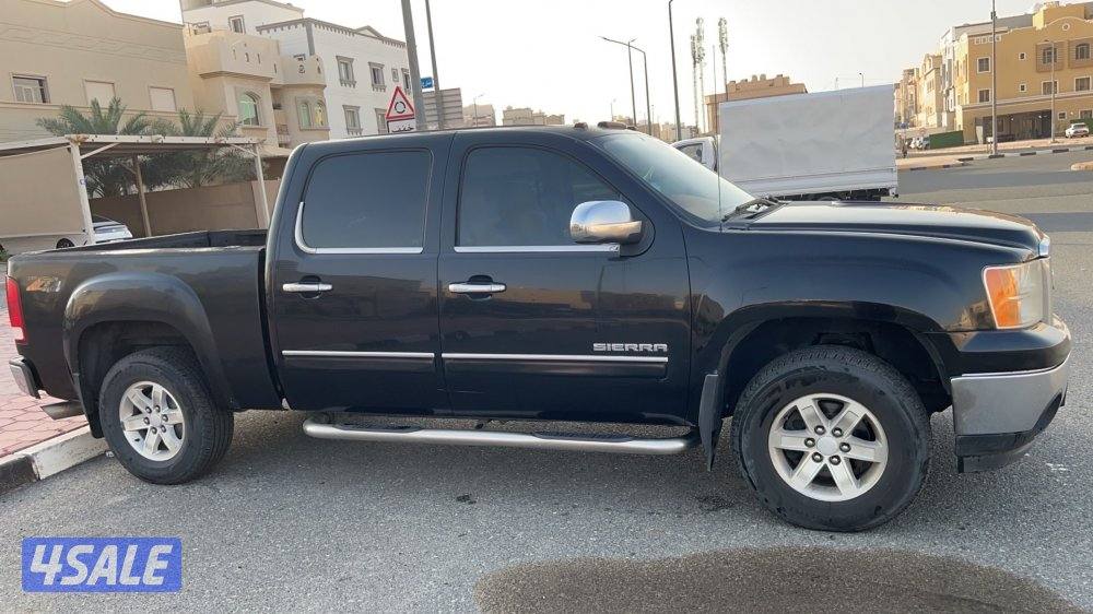 للبيع جمس موديل 2013  جلد فتحة دبل كشنات تبريد تدفئة ماشي 189 الف4