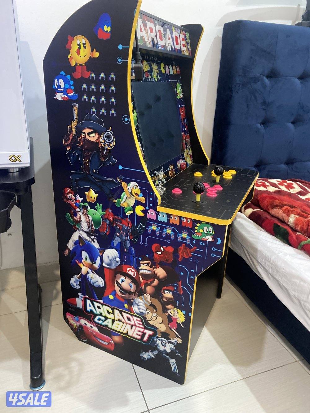 للبيع ARCADE فيه اكثر 3الاف لعبه لا تجي الا و انت صامل0