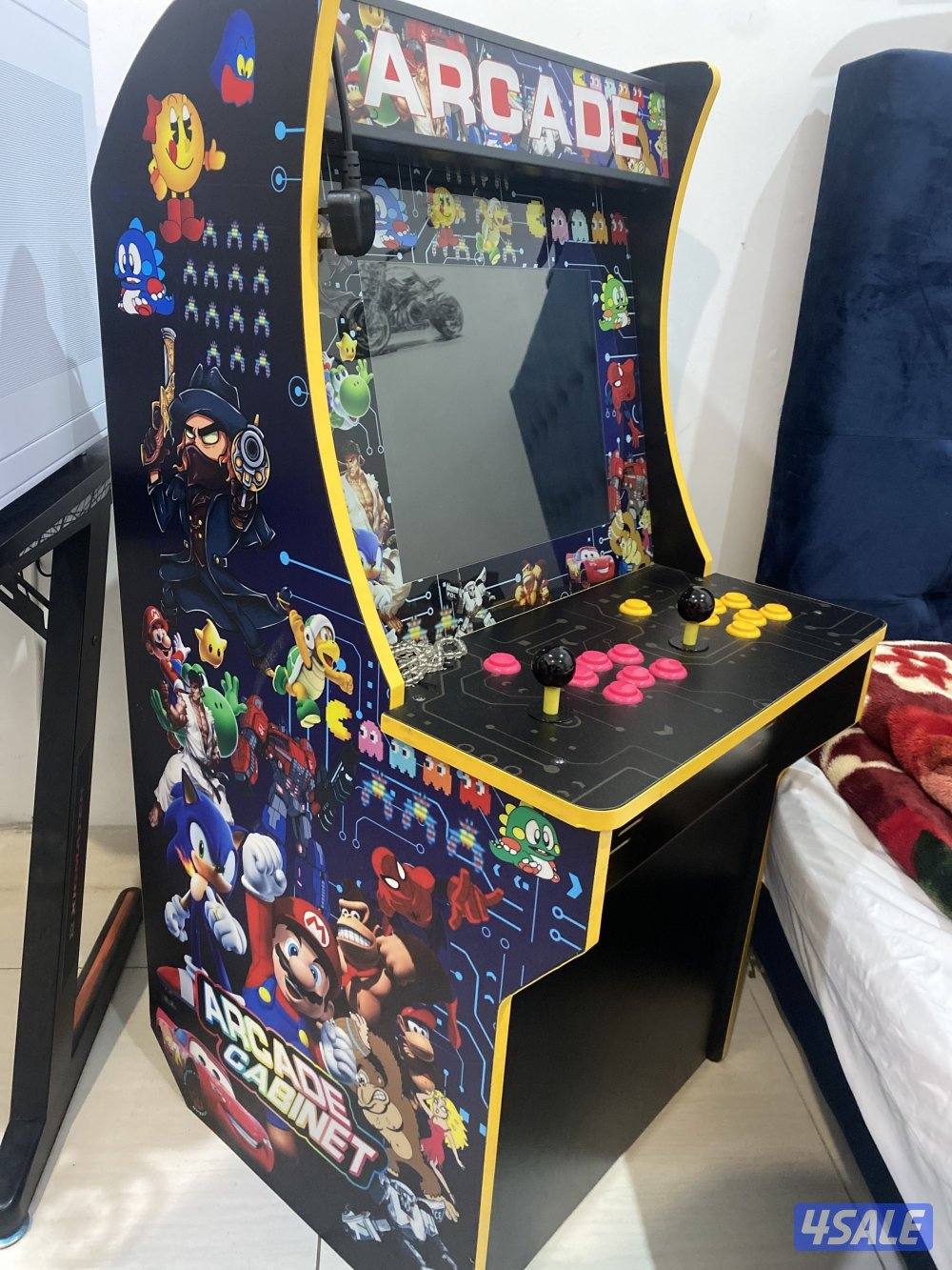 للبيع ARCADE فيه اكثر 3الاف لعبه لا تجي الا و انت صامل1