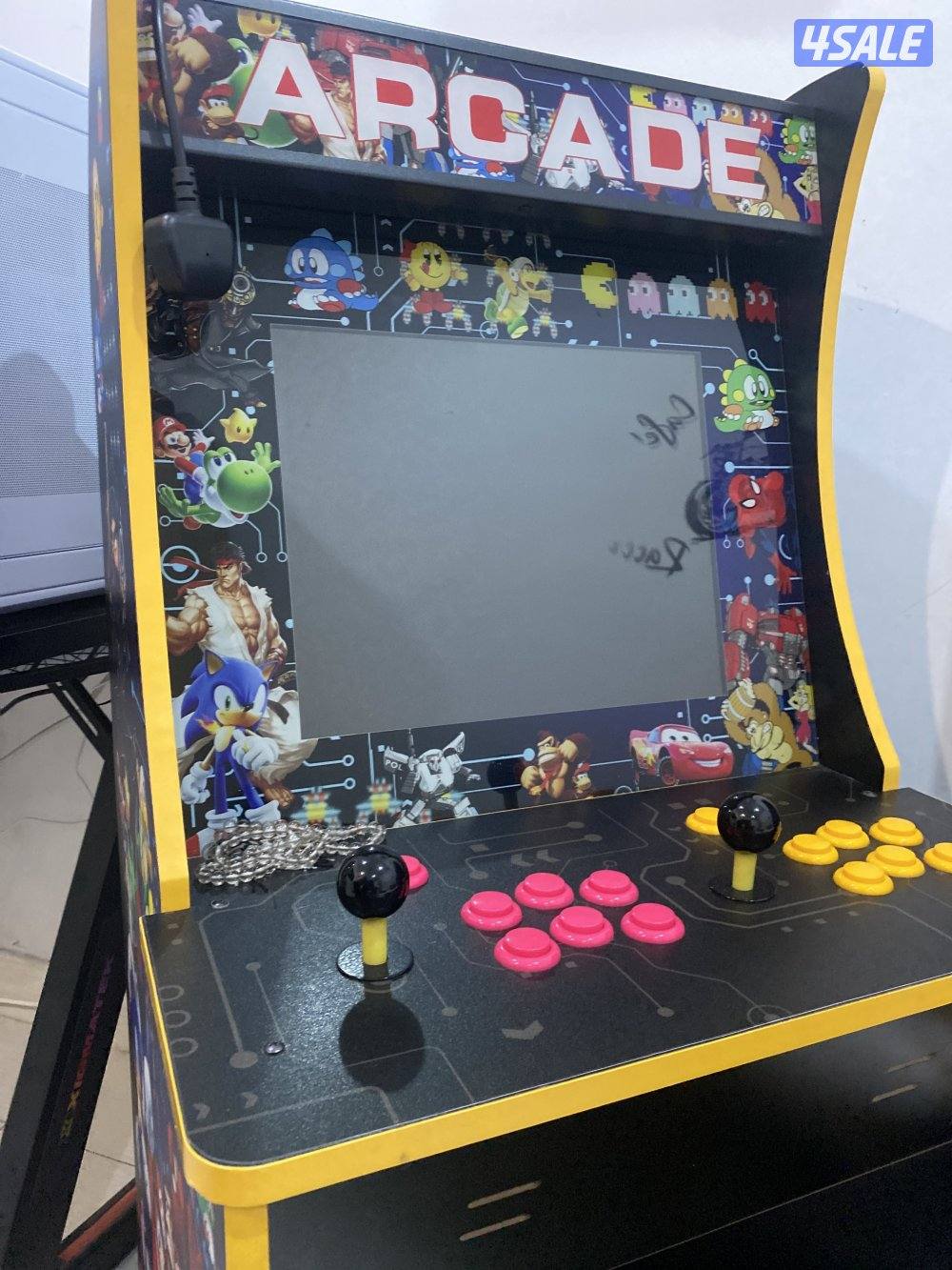 للبيع ARCADE فيه اكثر 3الاف لعبه لا تجي الا و انت صامل2