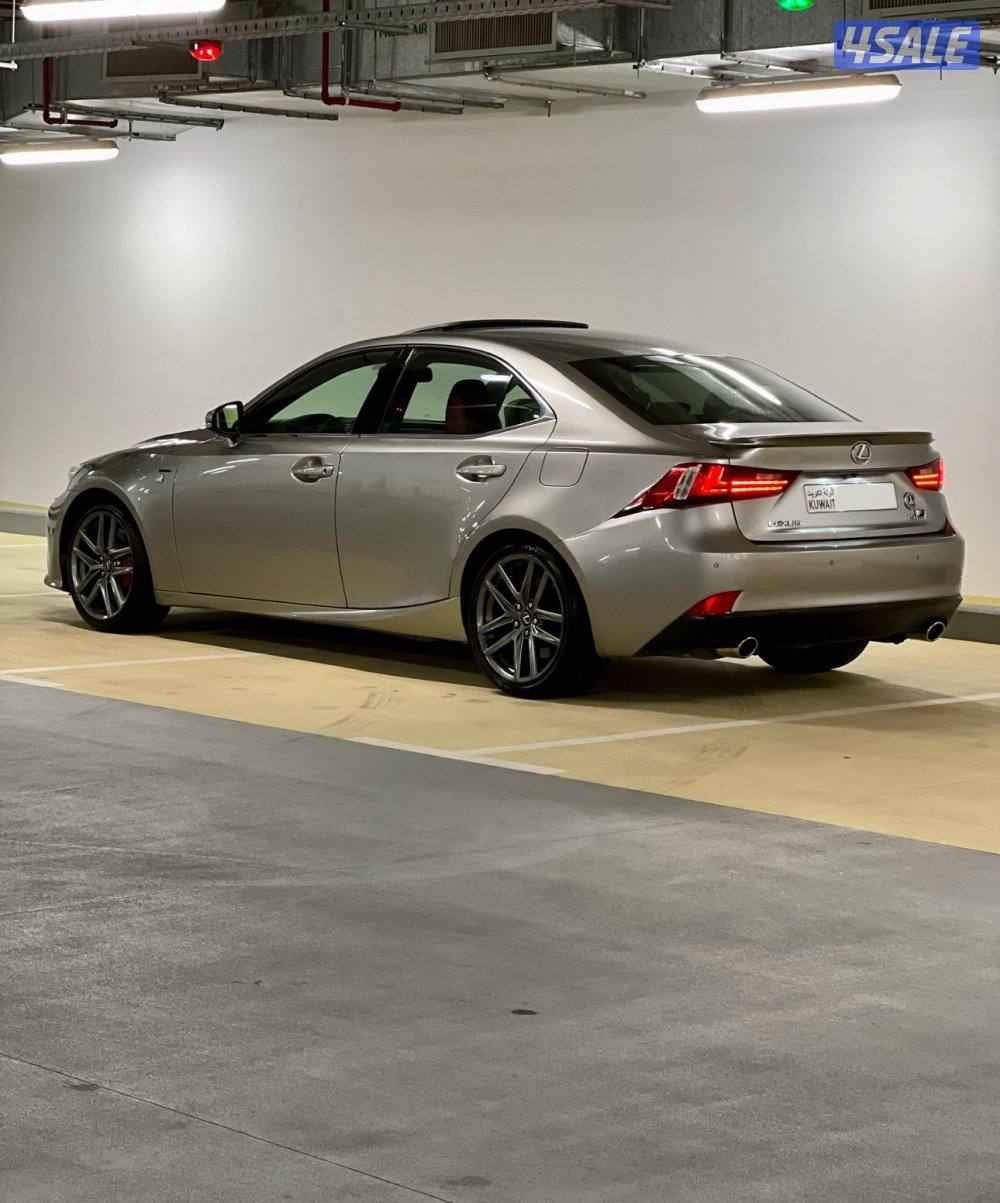 للبيع لكزس is350 F سبورت بحالة الوكاله4
