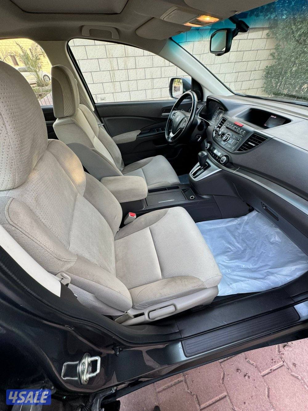 للبيع جيب CRV موديل 20136