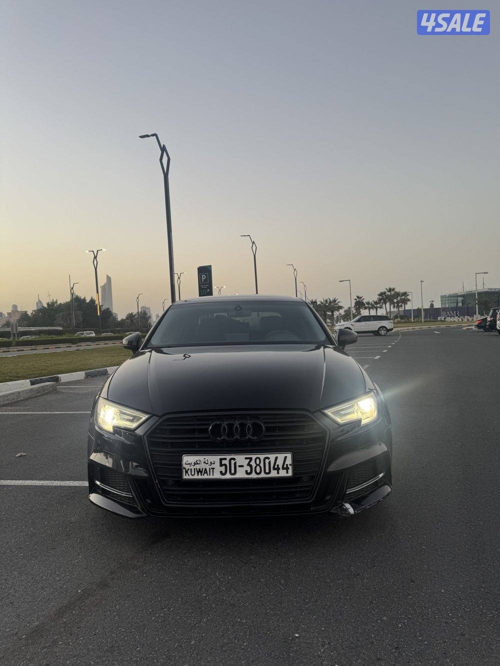 اودي A3 2018 مواصفات S line فل ابشن. ماشية 256 الف. السيارة نضيفه جدا.2