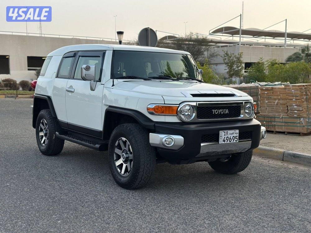 للبيع تويوتا FJ موديل ٢٠٢١ صبغ الوكالة عداد ٩٨ الف0