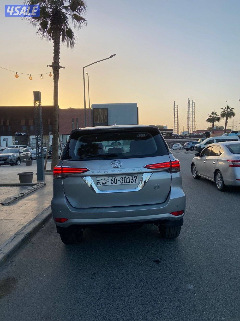 للبيع فورنتر موديل 20223