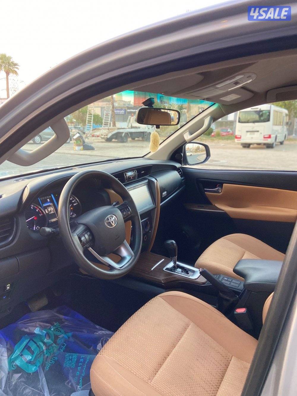 للبيع فورنتر موديل 202212