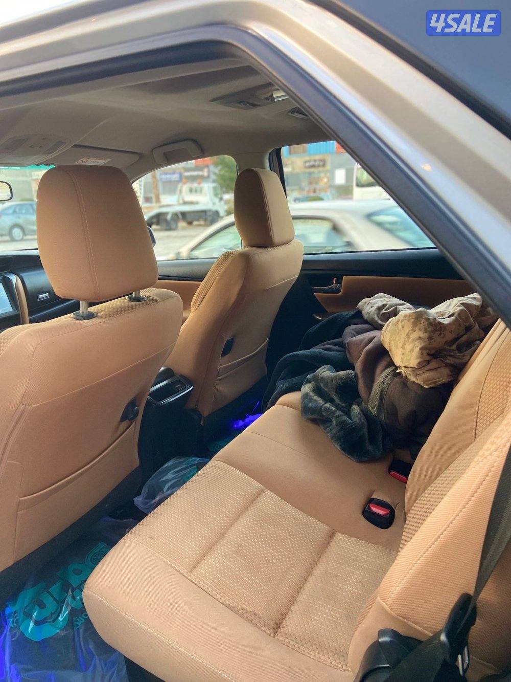 للبيع فورنتر موديل 202213