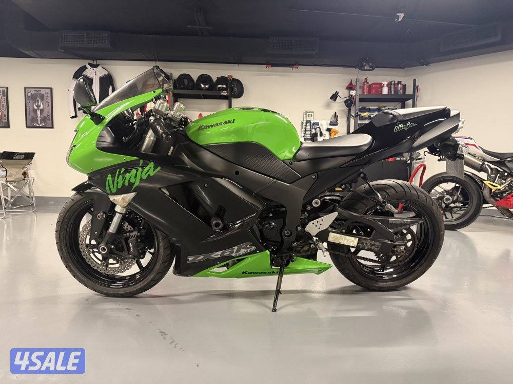 Kawasaki Ninja 600 cc 2009 super clean 14,100 KM0