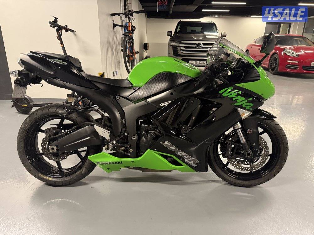 Kawasaki Ninja 600 cc 2009 super clean 14,100 KM2